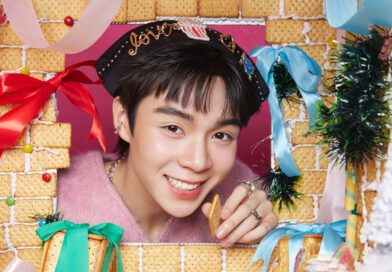 ‘พีเจ-มหิดล’ มอบของขวัญปีใหม่ให้แฟนๆ ปล่อยโซโล่ซิงเกิล ‘YOU OF THE YEAR’ พร้อมผูกโบว์เป็น NEW YEAR BOY ส่งท้ายปี